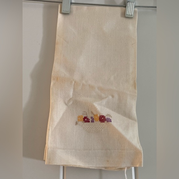 Vintage Linen Kitchen Towel tea towel
cross stitch bouquet basket design - Picture 13 of 13